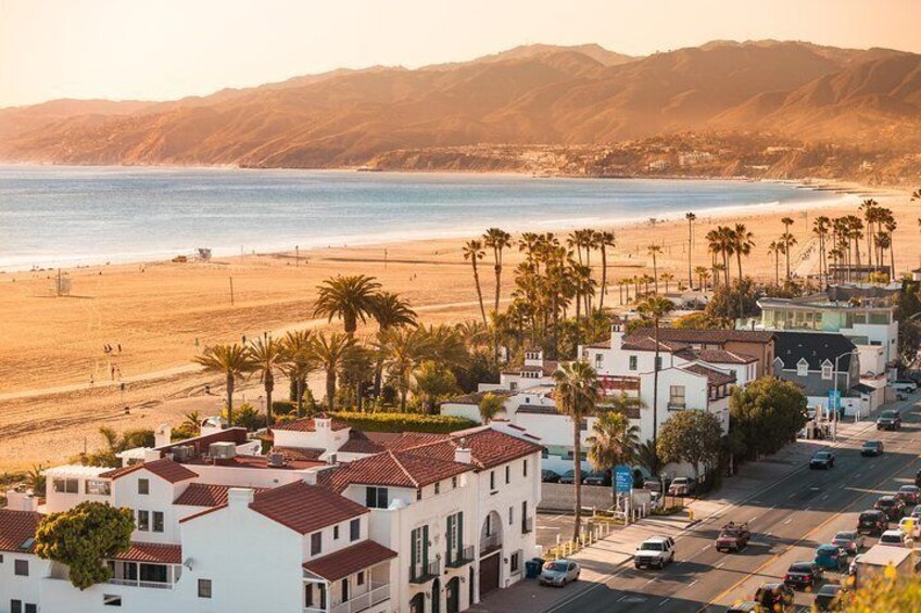 Deluxe Los Angeles 5-Hour Limo Tour with Drinks Included