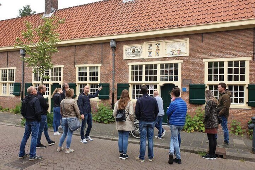 Walking Tour of Delft - The City of Orange and Blue