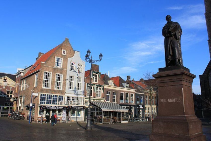 Walking Tour of Delft - The City of Orange and Blue