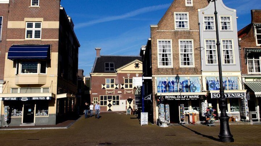 Walking Tour of Delft - The City of Orange and Blue