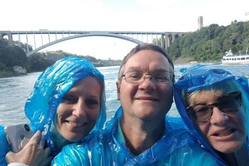 Maid of the Mist Thrill of Niagara with Walking Tour with Guide