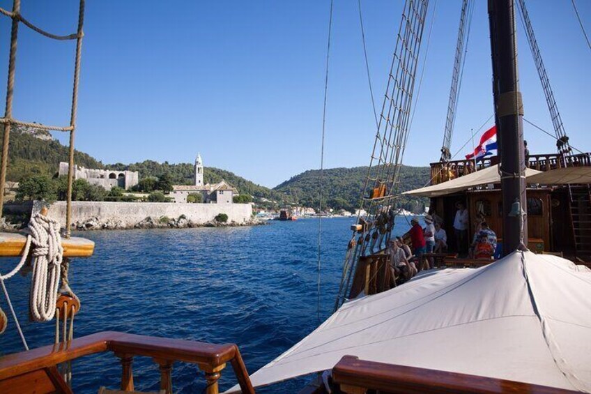 Elaphite Island Hopping with Karaka (optional lunch on island)