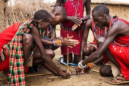 Visita al villaggio Masai e alle sorgenti termali di Chemka con pranzo cald...