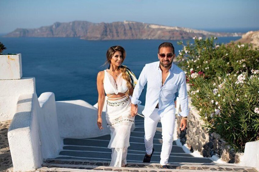 Santorini Oia village, couple photo shoot