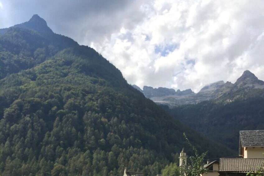 Verzasca valley, river and waterfall private guided tour