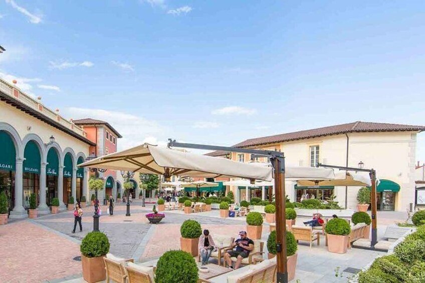 Serravalle shopping center, private shopping assistance