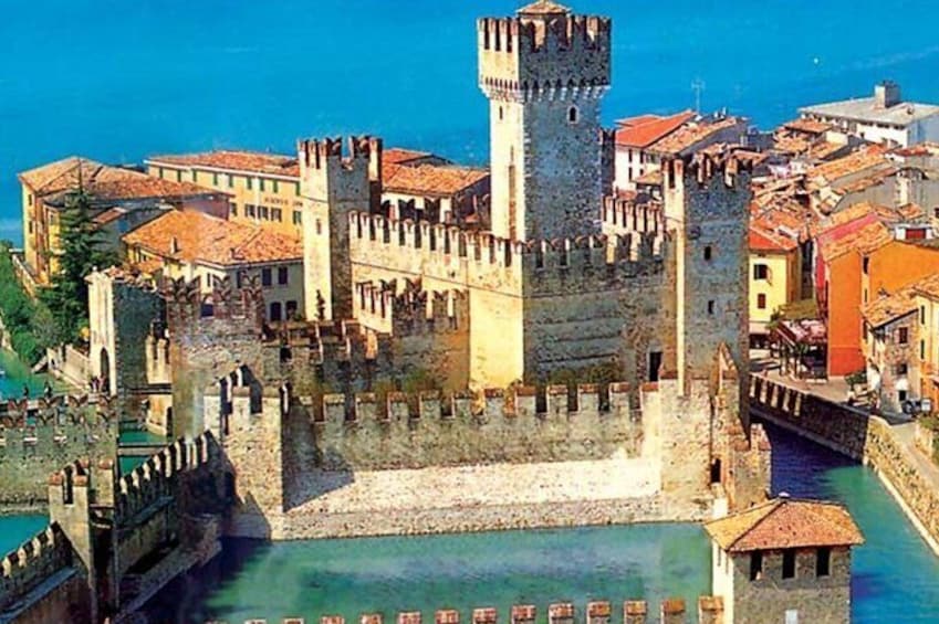 Sirmione & Verona, Lake Garda, private guided tour from Milan