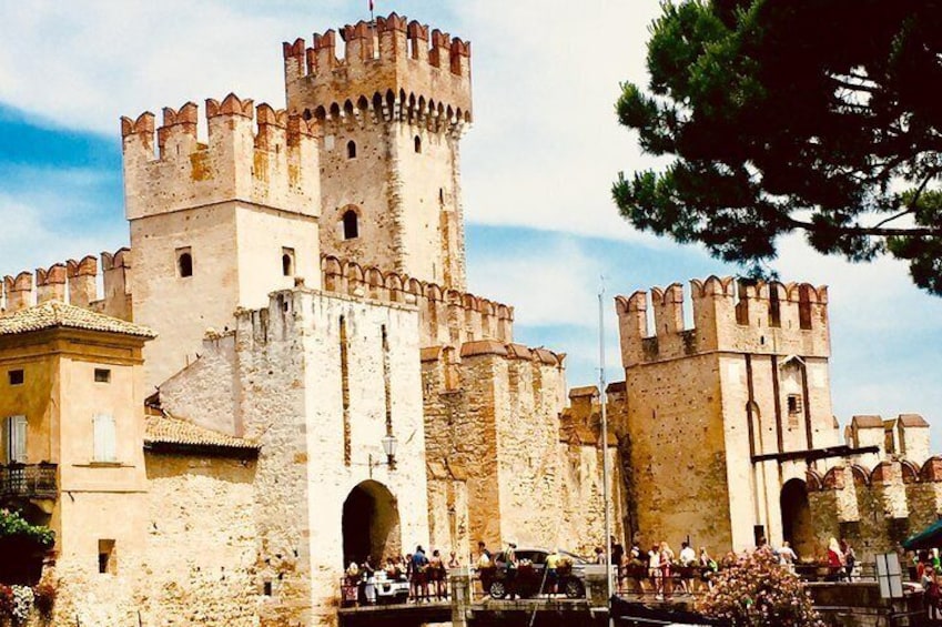 Sirmione & Verona, Lake Garda, private guided tour from Milan