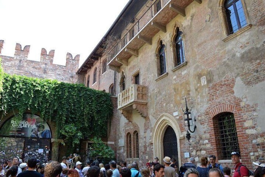 Verona private guided tour: Romeo & Juliet