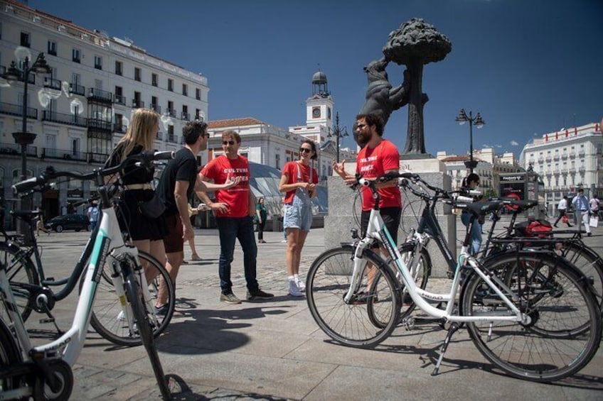 Madrid Highlights Bikes or ebikes Tour with Optional Tapas 