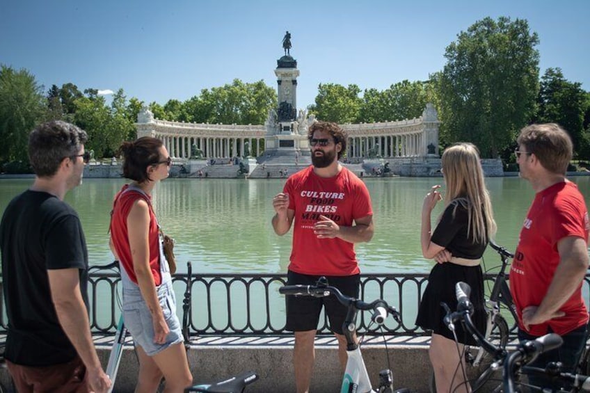 Madrid Highlights Bikes or ebikes Tour with Optional Tapas 