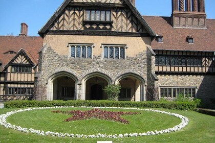 Private Day Tour of Wannsee and Potsdam from Berlin