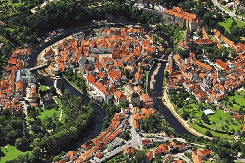 Cesky Krumlov: Full day tour from Prague and back.