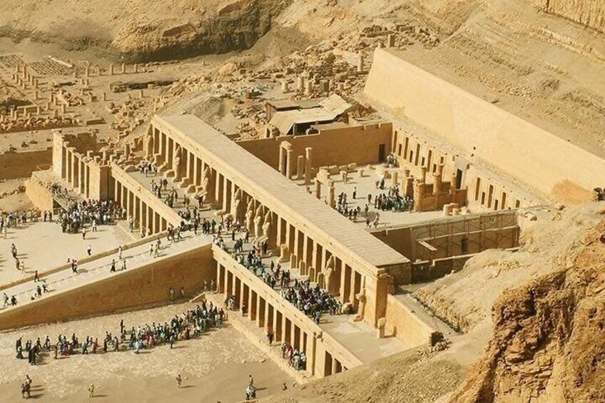 Valley of the kings & Hatshepsut temple & Colossi of Memnon Tour in Luxor