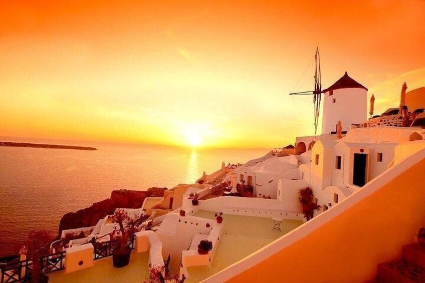 Private Custom Tour : Santorini Half day 5 hours ( morning or afternoon )