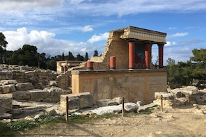 Knossos Palace Exclusive Tour (small group)