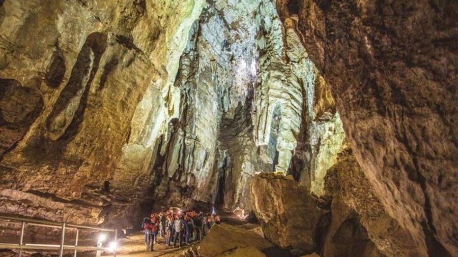 Wonder caves with Sterkfontein Caves