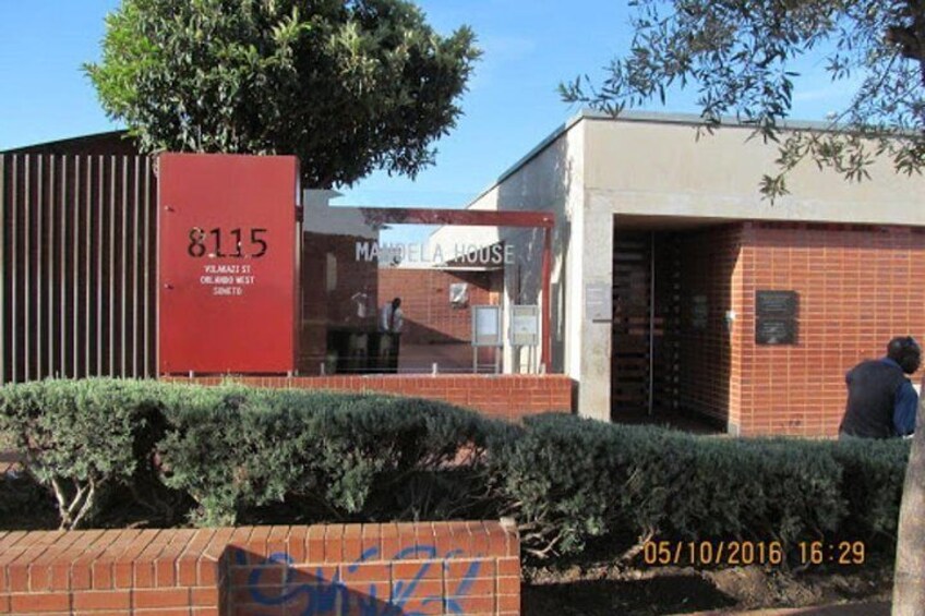  Soweto and Apartheid Museum Day Tour private from Johannesburg Private