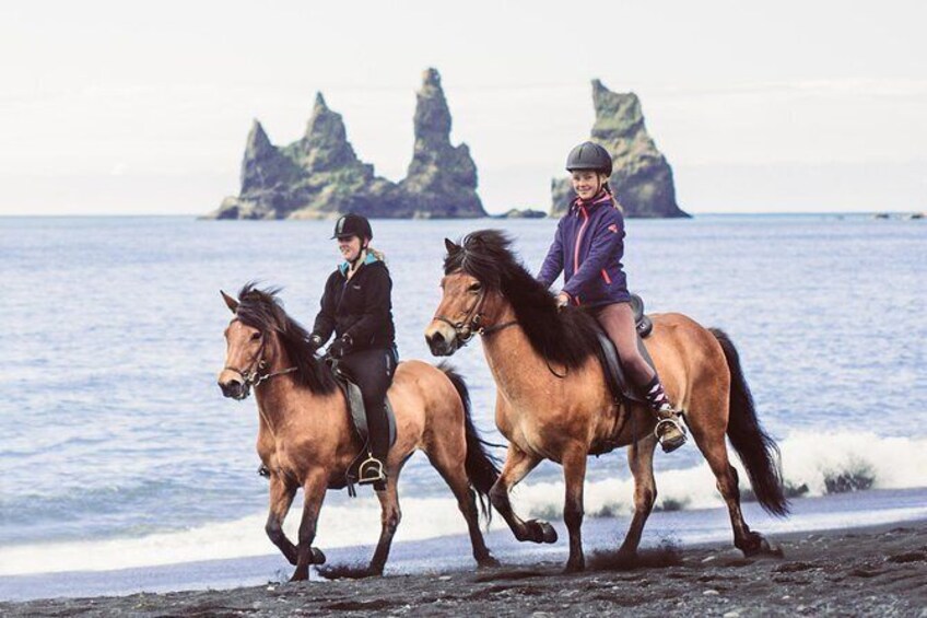 Black sand beach riding tour