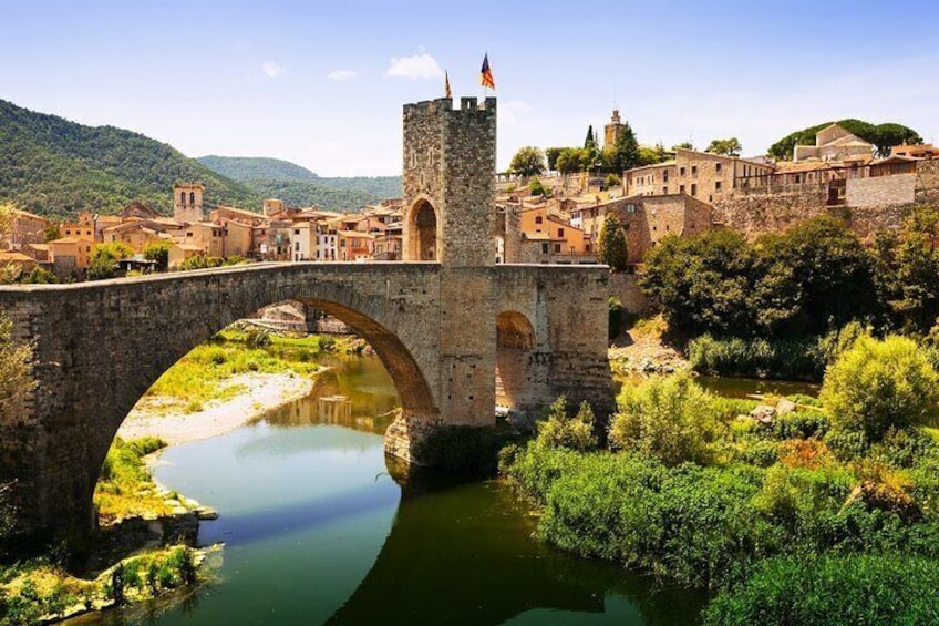 Full Day Girona and Besalu Private Tour