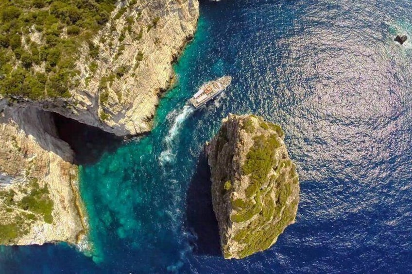 Sailling to Antipaxos