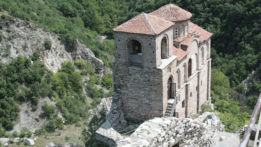 Private Tour with a Local Experiencing With You the Gems around Plovdiv