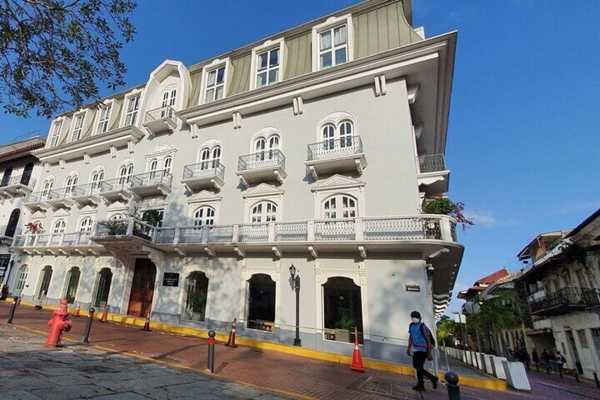 5-Hour City Tour & The Panama Canal. Snacks & Water included!