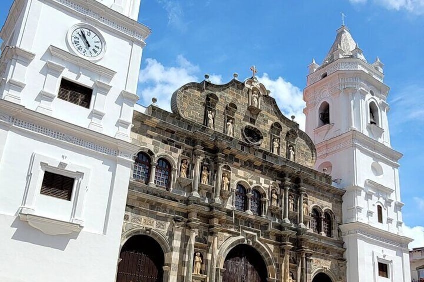 Half Day City and Panama Canal Tour