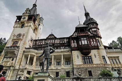 Excursion d'une journée de Bucarest au château de Peles et au château de Dr...