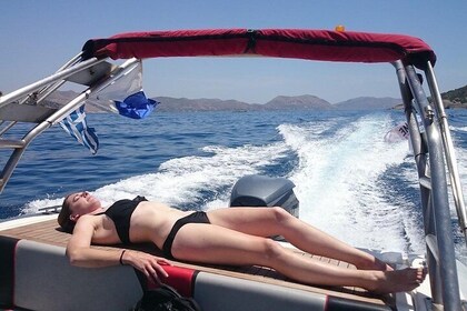 Privé snorkel- en zwemcruise in Athene met ophalen