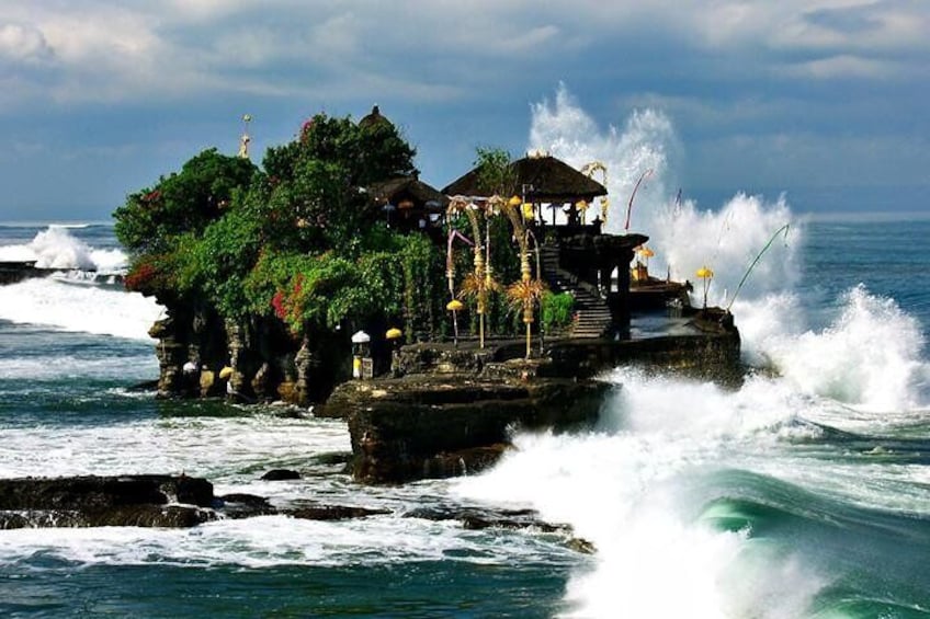 Tanah Lot Temple Bali Dolphin Tour Package Combination With Bedugul Trip