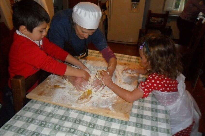 Exclusive Cooking Class & Chianti Wine Tasting at a Boutique Winery in Panzano