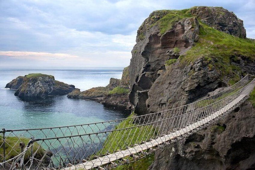 Guided Day Tour: Giant's Causeway from Belfast