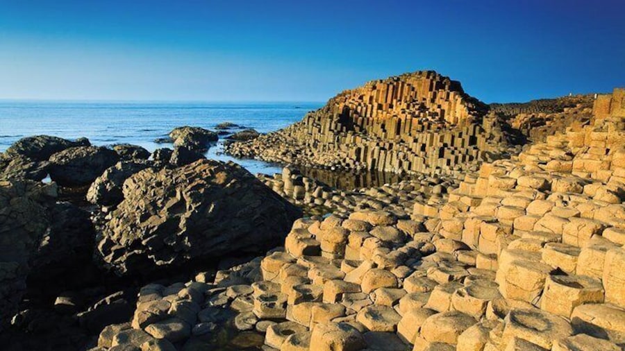 Guided Day Tour: Giant's Causeway from Belfast
