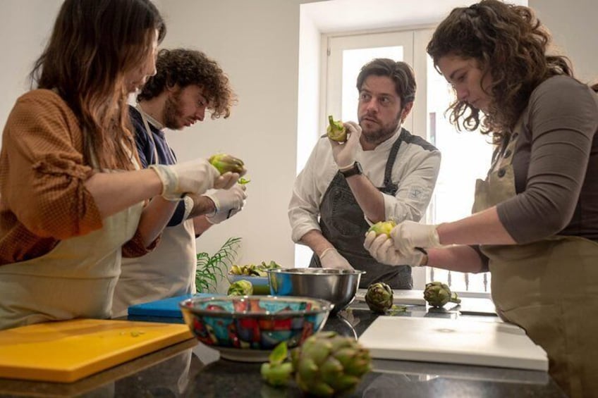 Cleaning artichokes