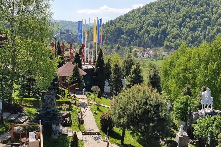 Bears Sanctuary, Dracula's Castle, Brasov Day Trip Private Tour from Bucharest