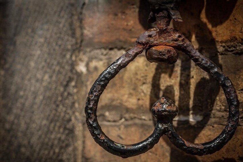 One of the countless old doorbells of Brugge.