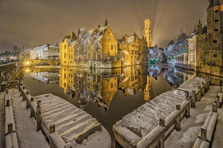 Brugge by night... with snow! :)