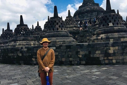 Yogyakarta : Temple, Vulcano and Cave 2 Days Tour