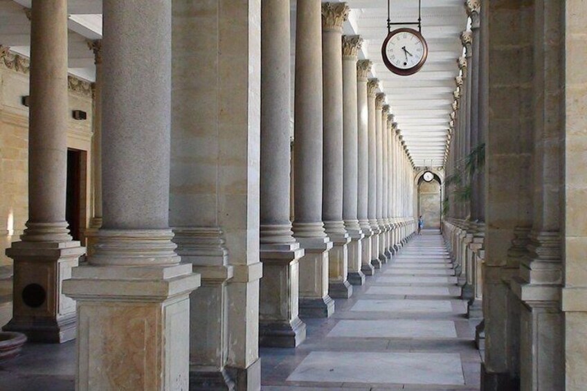 Karlovy Vary Private day trip from Prague with glassworks All-inclusive