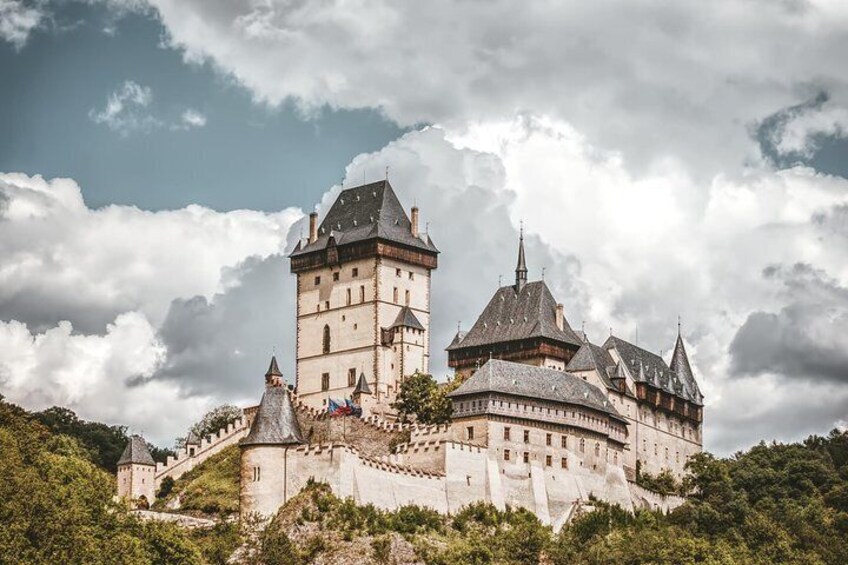 Private Karlstejn castle tour from Prague with Lunch and Admission