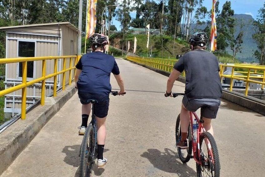 Cycle from Adam's Peak to Kithulgala and go white water rafting