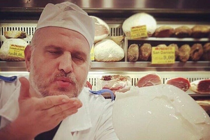 The Roman Food Tour in Trastevere with Free-Flowing Fine Wine