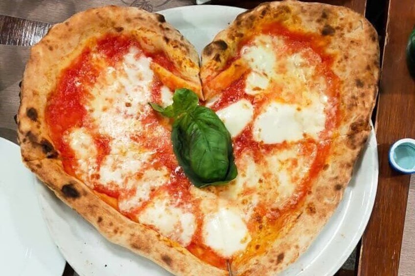The Roman Food Tour in Trastevere with Free-Flowing Fine Wine