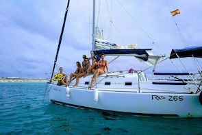 Enjoy sailing and snorkelling in Alicante. Price per group, up to 7 passeng...