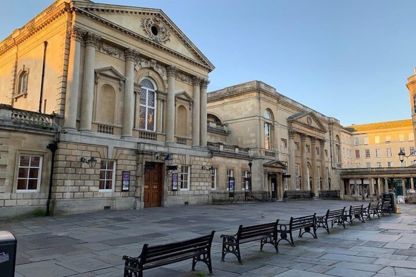 BATH: Walking Tour with Blue Badge Tourist Guide (90 Minutes)