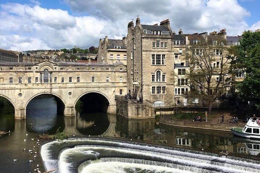 Roman Baths entry and Walking Tour with Blue Badge Tour Guide