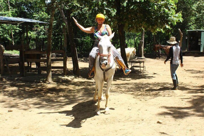 horseback-Pininos adventures