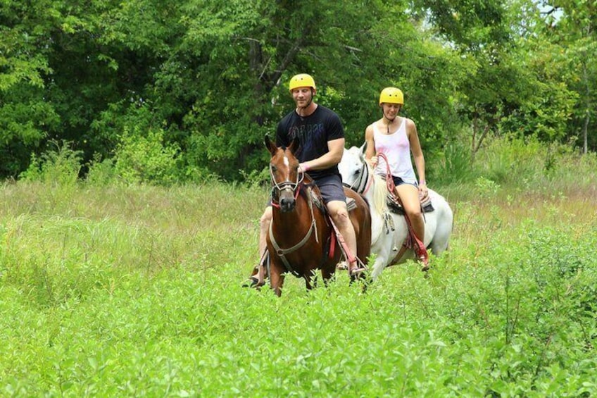 horseback-Pininos adventures