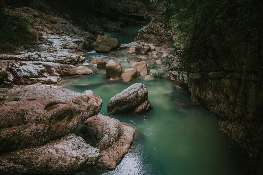 Martvili Canyon. Photo ©vruyr_martirosyan from unsplashed